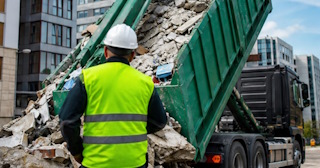 Вывоз строительного мусора в Керчи: услуги лицензированной компании — ПроМусор
